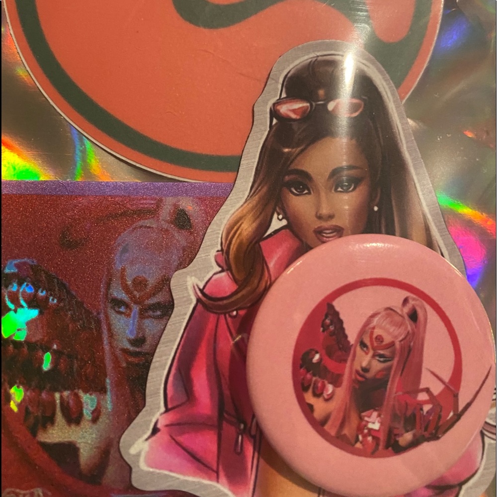 PROMOTIONAL SET ARIANA LADY GAGA MINT !!